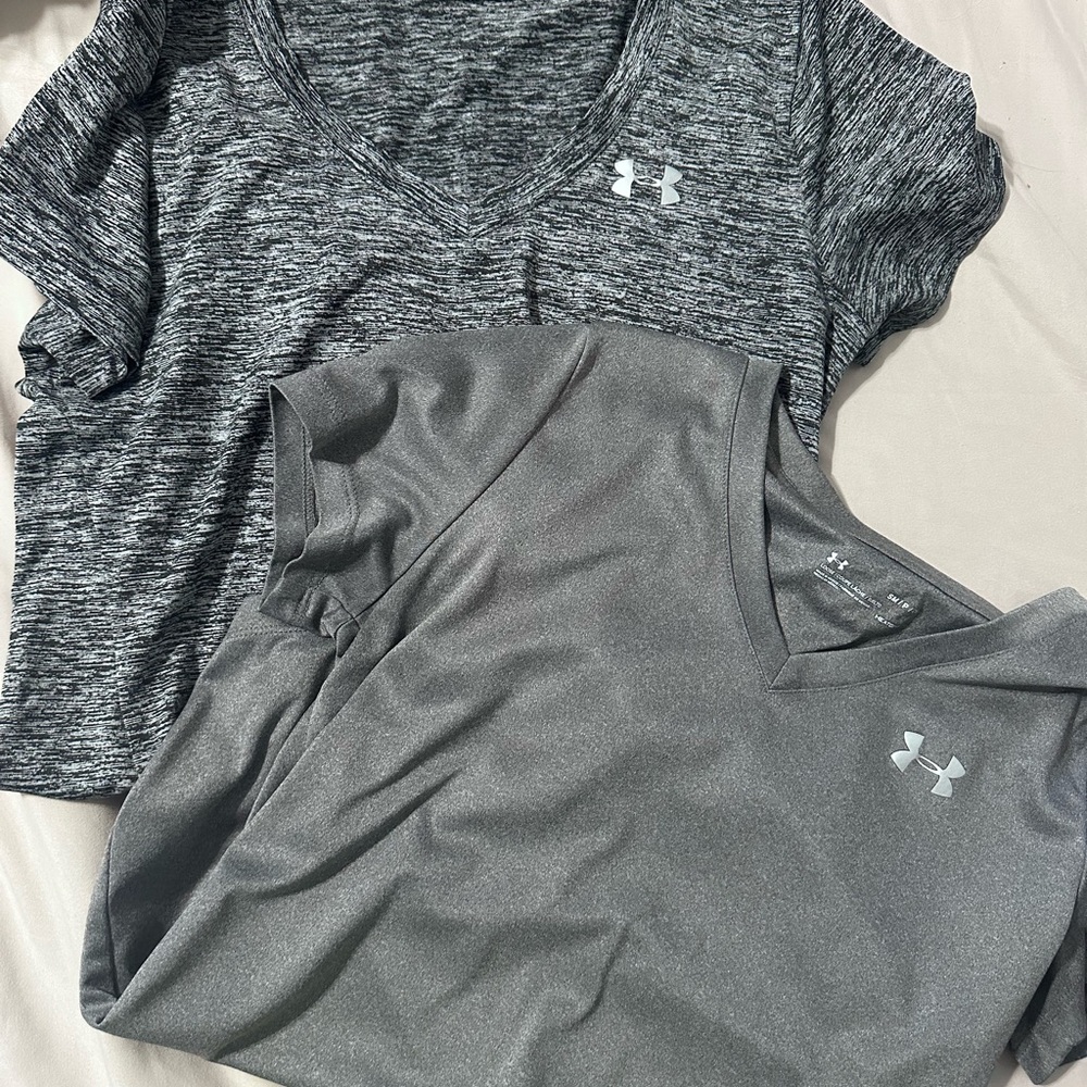 bundle 2 under armor women’s v necks size small